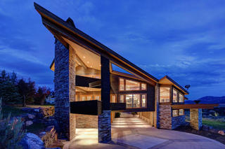 modern-mountain-residence-with-stunning-views-3.jpg